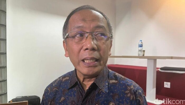 **Meteor Raksasa di Langit Cirebon, Bola Api Membuat Warga Heboh!**