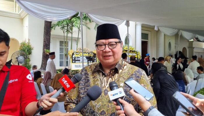 Meko Airlangga dan Menag Melayat ke Rumah Duka: Kisah Bela Diri Mantan Wapres ke-4
