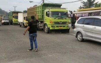 Lalin di Bojonegara Serang Macet Akibat Volume Truk Tambang Meningkat, Menyebabkan Kemacetan Massal!