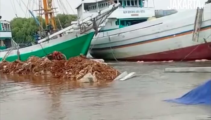 **Bencana Tanggul di Sunda Kelapa, Lalin Penjaringan Macet Hebat!**