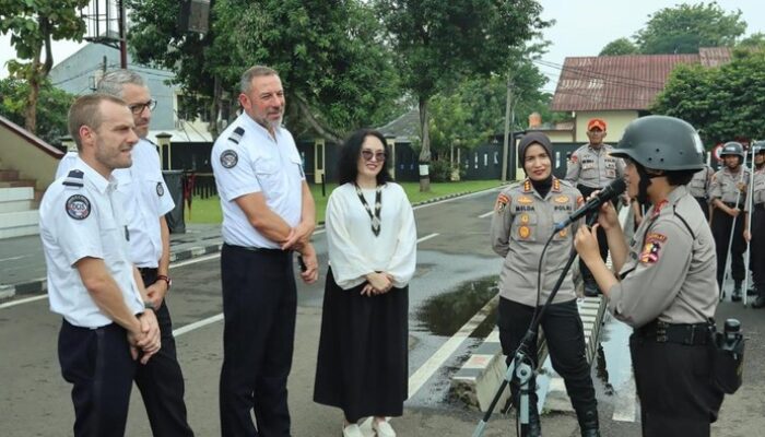 #Momen Siswa Sepolwan Tanya ke Pejabat Kepolisian Prancis soal Tantangan Polwan: Suara Muda yang Menggugat Status Quo