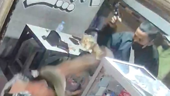 Tanah Abang Guncang, Geng Motor Serang Warkop dalam Detik-detik Kecamatan