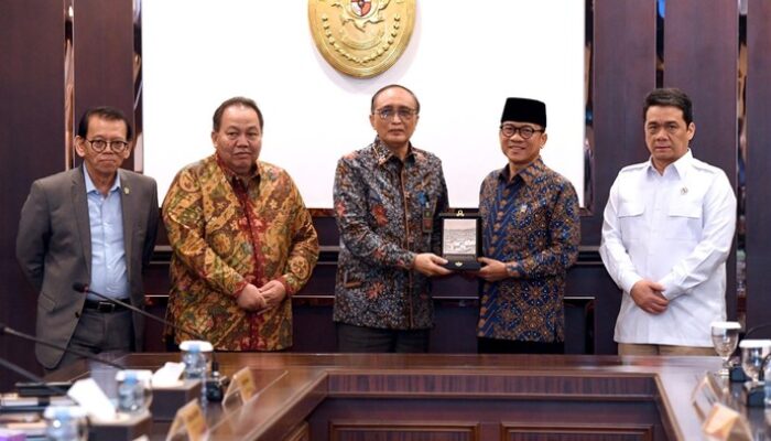 **Mendes Datangi MA, Cari Solusi untuk 3 Desa yang Terancam Hutan**