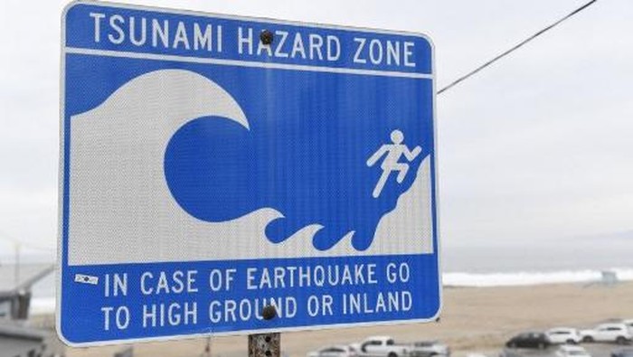 **Gempa Filipina Sebabkan Tsunami Minor di Biak Papua!**