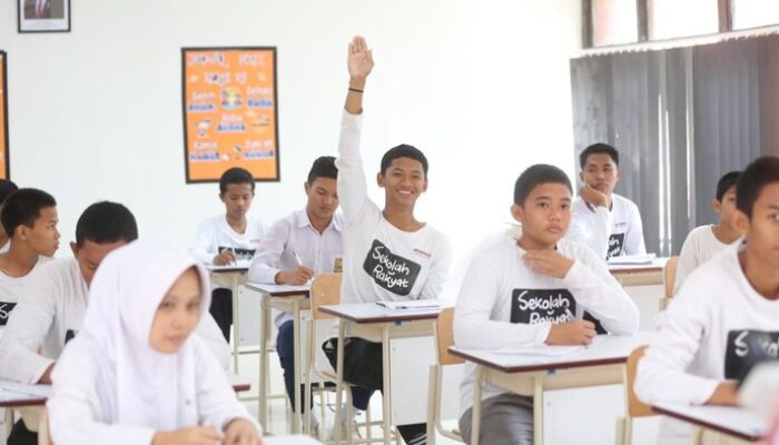 “Sekolah Rakyat Situbondo Jadi Favorit, Bupati Pastikan Target 2026 Tercapai!”