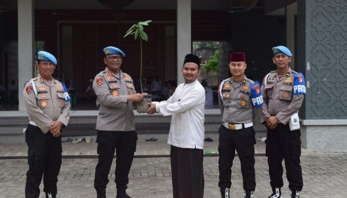 “Propam Polda Riau, Wajah Humanis dalam Bakti Sosial dan Inovasi Green Policing di Ponpes”
