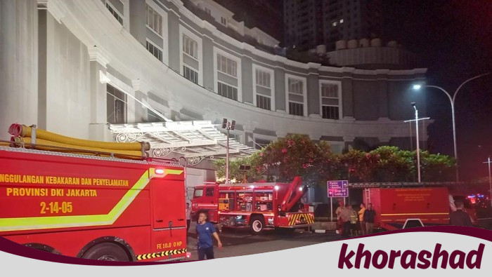 Heboh! Mal di Kelapa Gading Kebakaran, 14 Damkar Bantu Tuntaskan Api di Dini Hari!