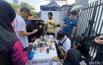 CFD Depok: Harga Rp2 Ribu, Warga Depok Rela Antre Panjang untuk Coba Parfum