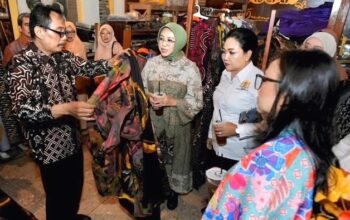 Dukung Fatma Saifullah Yusuf, Wujudkan Perubahan dengan Batik Solo untuk Disabilitas
