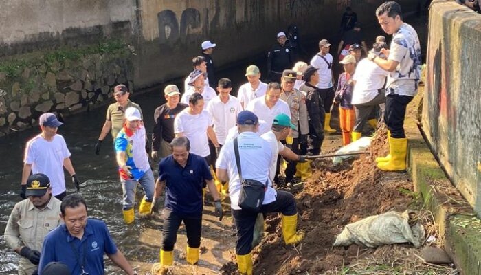 Bersama Menteri LH, Pemkot Depok Hadapi Krisis Kualitas Air Sungai Cipinang