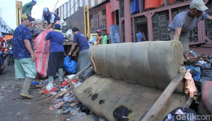 “Layanan Angkut Sampah Besar Dari DKI Kini Gratis, Warga Dimudahkan Lewat Website: Apa yang Harus Diketahui?”