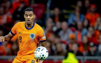 **Duh, Gravenberch Cedera! Liverpool Kehilangan Gelandang Kunci di Timnas Belanda**
