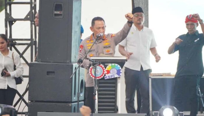 **Kapolri Tegaskan Dukungan Penuh Kebijakan Pemerintah dalam Apel Akbar Buruh Nasional**