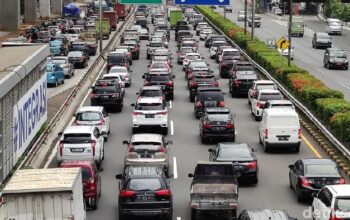 Lalin Sejumlah Tol Arah Jakarta Padat Pagi Ini, Menyebabkan Kemacetan Massal