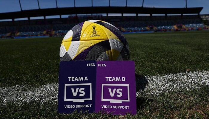 “Uji Coba Baru FIFA: Kartu VAR,akah Membuat Sepakbola Lebih Adil?”