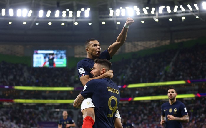 Giroud 'Tantang' Mbappe - Update 1