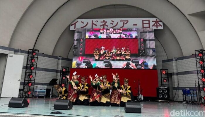 Dimotori IKM, Tarian Minang Memukau Penonton di Festival Indonesia-Jepang 2025 – Update 2