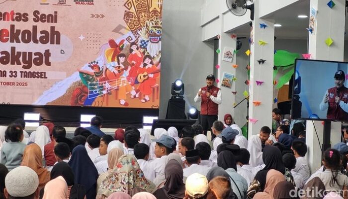 [Mensos Ungkap 500 Pendamping PKH Disanksi Peringatan: Kebodohan Penerima Manfaat?]