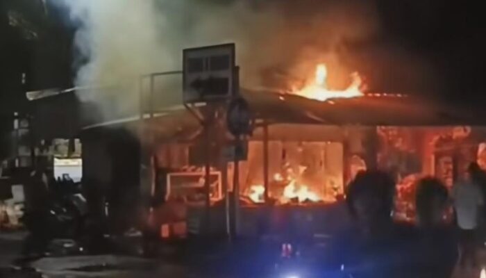 “Kebakaran Mencekam di Bogor, 3 Warung…”