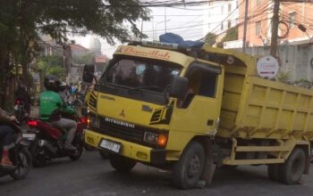 Kecelakaan Truk di Cimanggis Depok, Arus Lalin Lumpuh Sampai Cibubur!