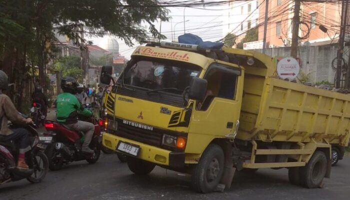 Kecelakaan Truk di Cimanggis Depok, Arus Lalin Lumpuh Sampai Cibubur!