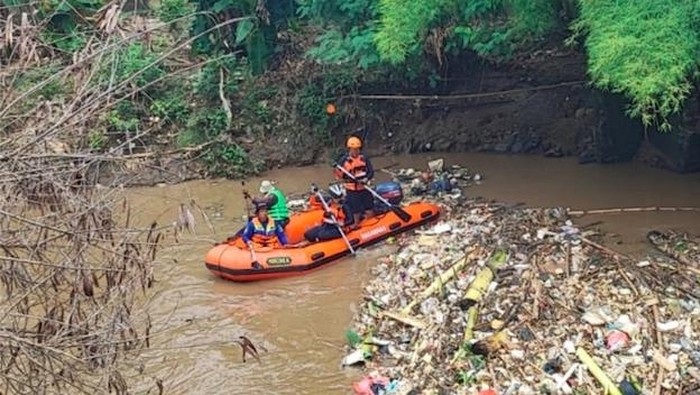 Dari Flyover ke Kali: Kisah Pria Tangerang yang Terpeleset