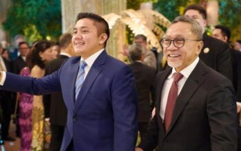 **Survei IPO: Zulhas Menko Terbaik, Teddy Seskab Paling Populer, Menangkan Hati Masyarakat**