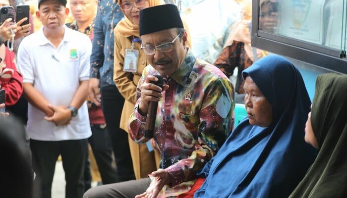 Pastikan BLTS Tepat Sasaran, Gus Ipul Buka-Bukaan Soal Puskesos Karawang