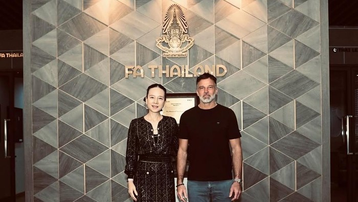 Dari Inggris ke Thailand, Anthony Hudson Jadi Pelatih Interim yang Menjanjikan Perubahan Besar