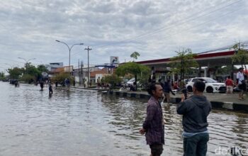 Krisis Pompa Penyedot di Semarang, Banjir Tak Surut, Warga Berdesak-desakkan
