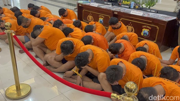 Polisi Ungkap 4 Klaster Peran 34 Tersangka Kasus Pesta Gay di Surabaya - Update 2