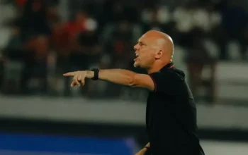 “Kesan Pelatih Bali United: Sepakbola Indonesia sebagai Pekan Raya Emosi dan Solidaritas”