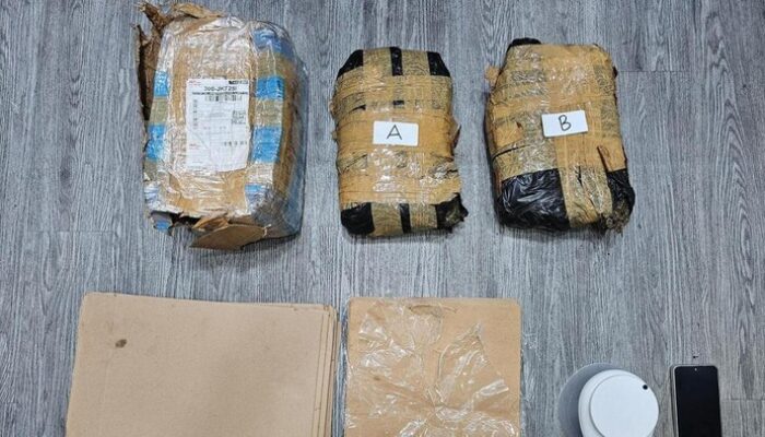 Kecanduan Narkoba? 2,1 Kg Ganja Diresahkan di Jembatan Besi Jakbar!
