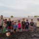 Jaga Pantai Gelombang Cinta, Bhabin Meranti Ajak Anak Suku Akit Tanam Mangrove – Update 2