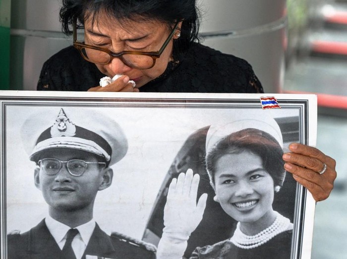 Perpisahan Ibu Suri Sirikit: Warga Thailand Berikan Penghormatan Terakhir, Momen Sejarah bagi Thailand