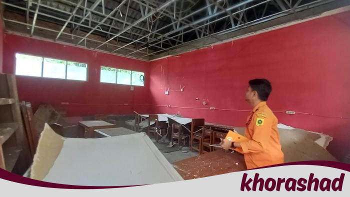 Angin Kencang Menyebabkan Atap Ruang Kelas 2 SD di Tenjo Bogor Rusak
