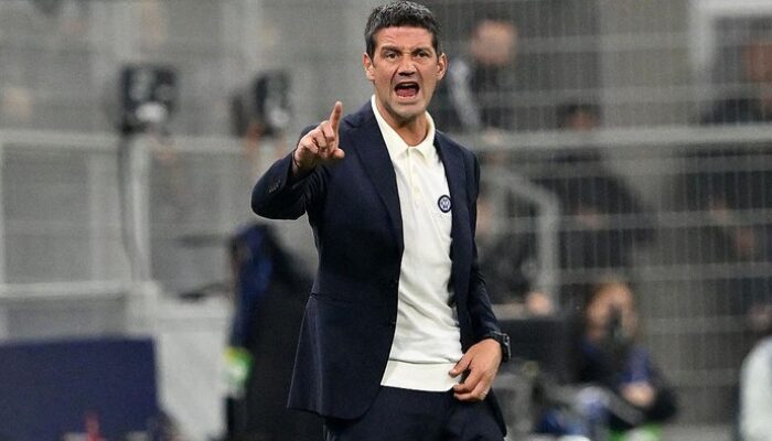 Dihajar Napoli, Inter Bangkit dengan Senyuman Chivu: Kisah Keberanian di Serie A