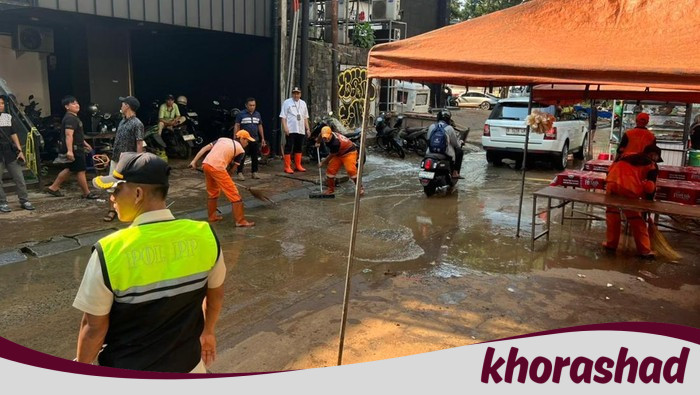 Bersama Pasukan Oranye Bersihkan Sampah dan Lumpur Sisa Banjir di Kemang Jaksel, Masyarakat Jaksel Jelang Rekonstruksi Berbasis Solidaritas