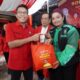 SOKSI Golkar Bagikan Sembako ke Sopir Ojek, Dekatkan Dengan Rakyat!