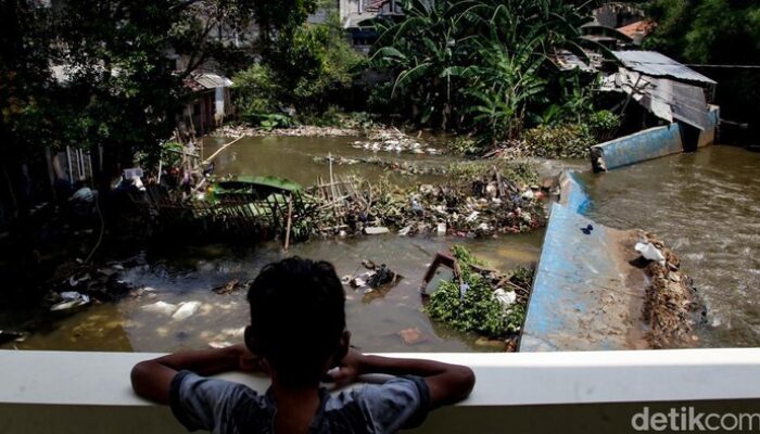 “Tanggul di Jaksel Jebol, Dinas SDA: Perbaikan Permanen Makan Waktu 2-3 Bulan, Masyarakat Berharap Solusi Lebih Cepat”