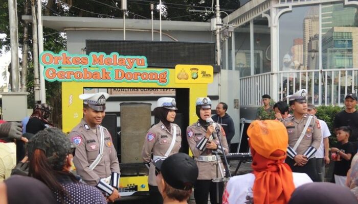 Nyanyi Bareng Polwan Metro, Edukasi Lalin yang Berdenyut