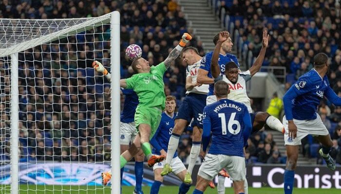 “Chelsea Melecut Tottenham, Pertandingan yang Mengecewakan!”