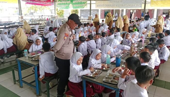 “2.004 Siswa Terima MBG Aman Berkualitas dari SPPG Polres Siak!”