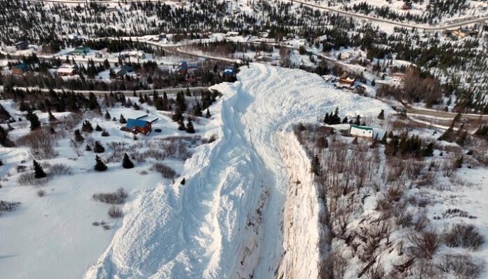 Longsor Salju Membabat Nepal, 3 Jiwa Hilang dalam Takhta Salju