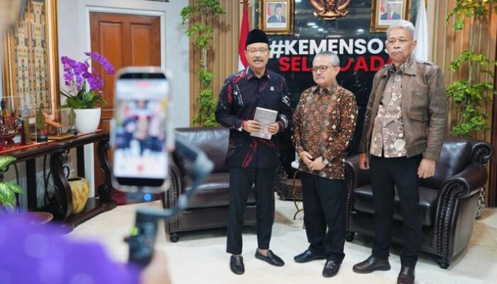 “Revitalkan Pendidikan, Kemensos Bersama Perpusnas Kembangkan Perpustakaan Modern di Sekolah Rakyat”