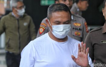 KPK Total Amankan 10 Orang, Gubernur Riau Jadi Titik Pusat OTT, Ini Daftarnya