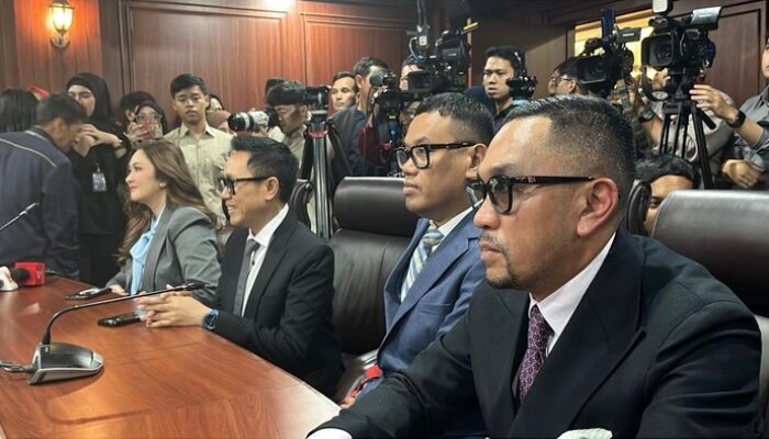 Diskorsing, Sahroni-Nafa Urbach-Eko Patrio Tak Dapat Hak Keuangan dari DPR – Update 2