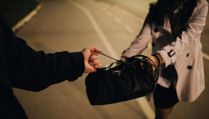 Tragedi Jambret di Bogor: Wanita Cemas, Tas Raib, Motor Tersungkur