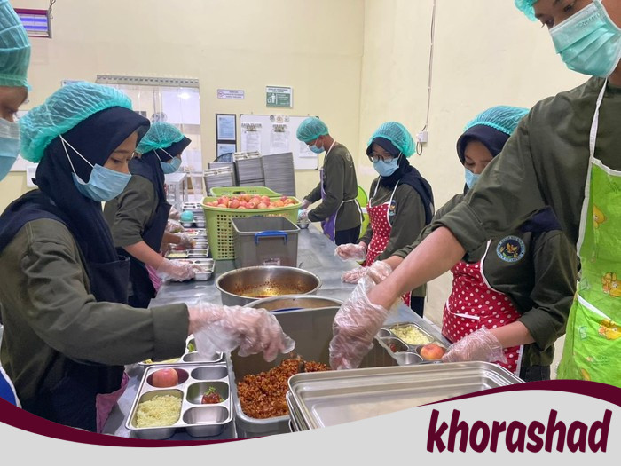 SPPG Polres Tala Sajikan Menu Ayam Masak 'Bom', Jadi Favorit Anak Sekolah - Update 2