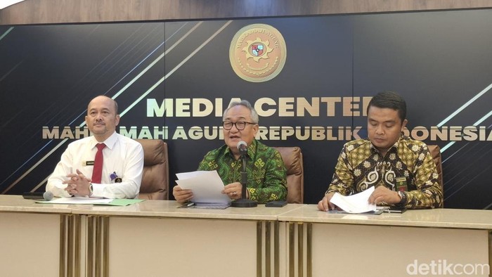 Hakim Topan Ginting Manjat Telepon Misterius, Rumahnya Kebakaran